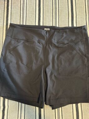 Duluth Trading Co Black Women's Athletic Stretch Shorts